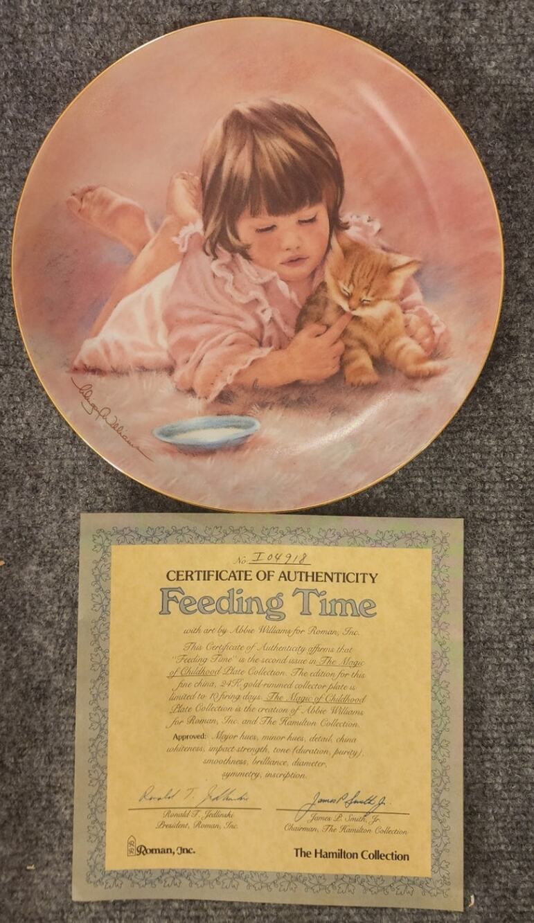 Hamilton Collection Plate Feeding Time 1984 # I04918 COA Original Box Vintage